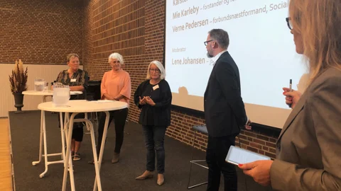 Paneldebat-1.gif