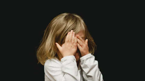 Caleb_Woods_girl_hidden_black.jpg