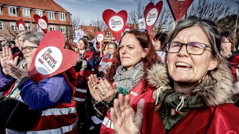 Esbjerg_demo_RedStar.jpg
