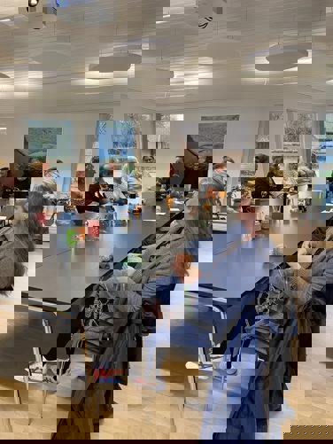 Cafe,øde 27 oktober 2025