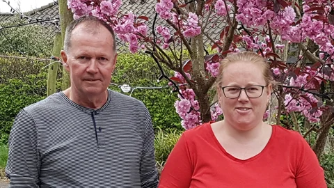 Niels og Tine - bagsiden.jpg