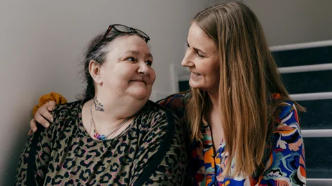 Beth og Mie - foto Kasper Løftgaard.png