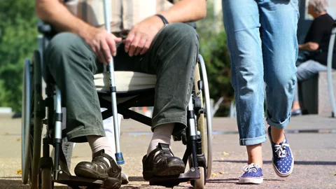 Pixabay.com_wheelchair_social_worker_B.jpg